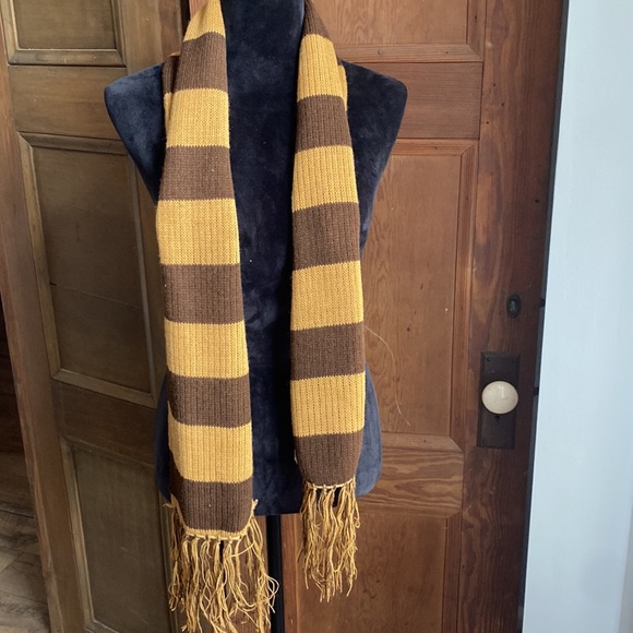 Vintage brown striped scarf. 100% acrylic. 54” length not including tassels. - Picture 3 of 5